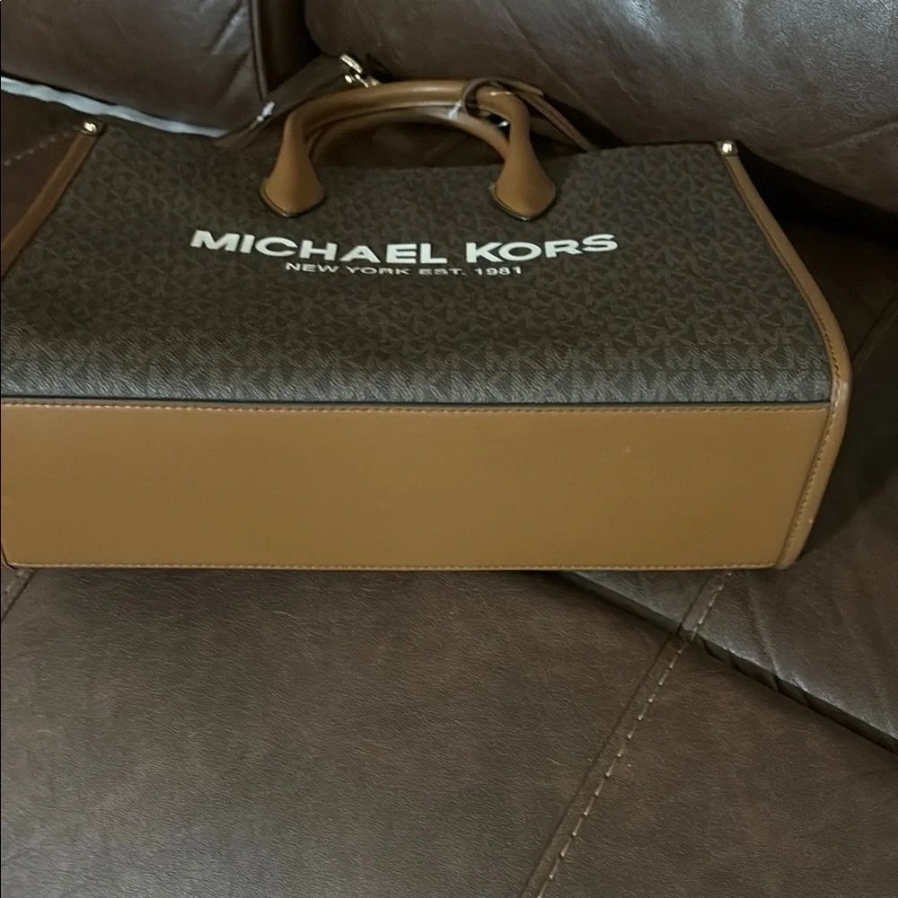 NWT Michael Kors Brown Tote Bag with Gold Accents - Picture 9 of 11